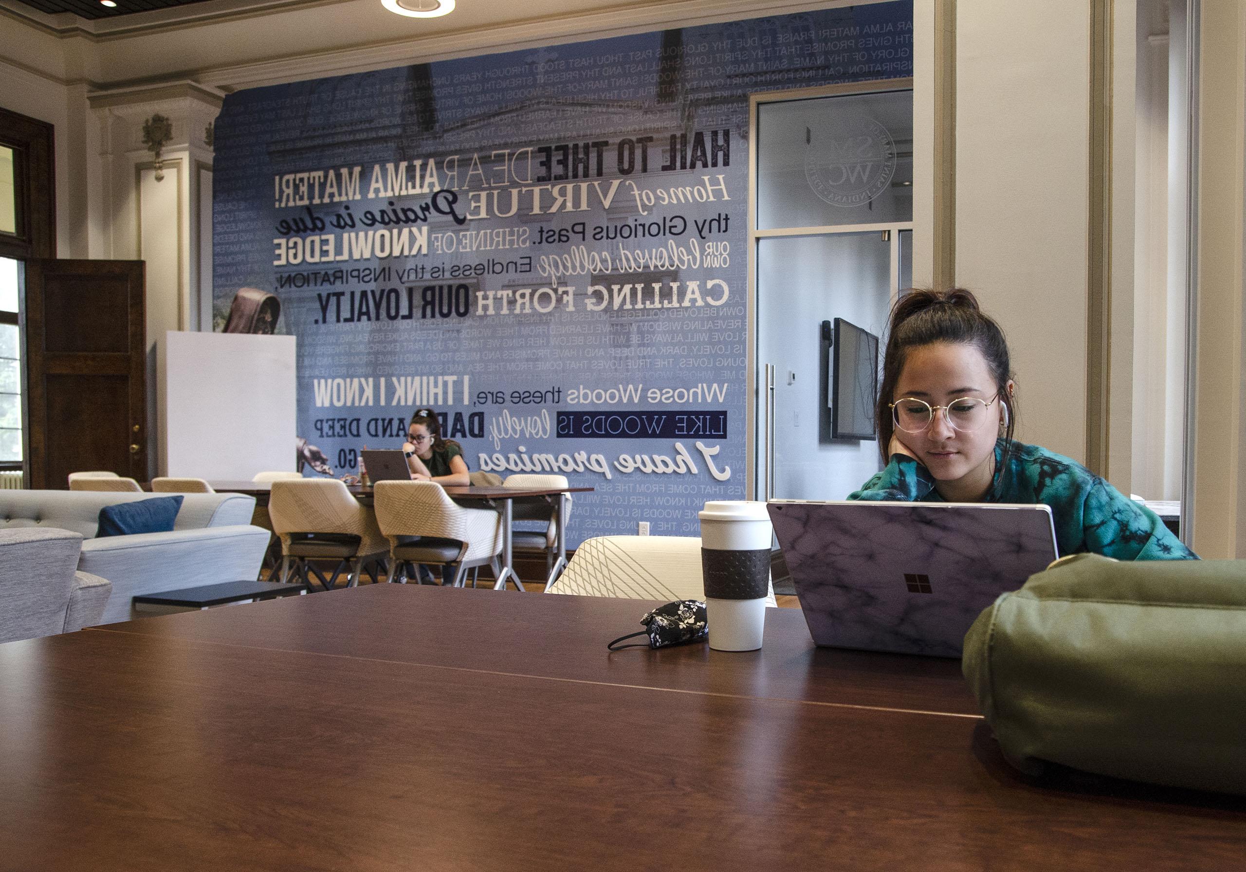 Girls studying in the SMWC student lounge